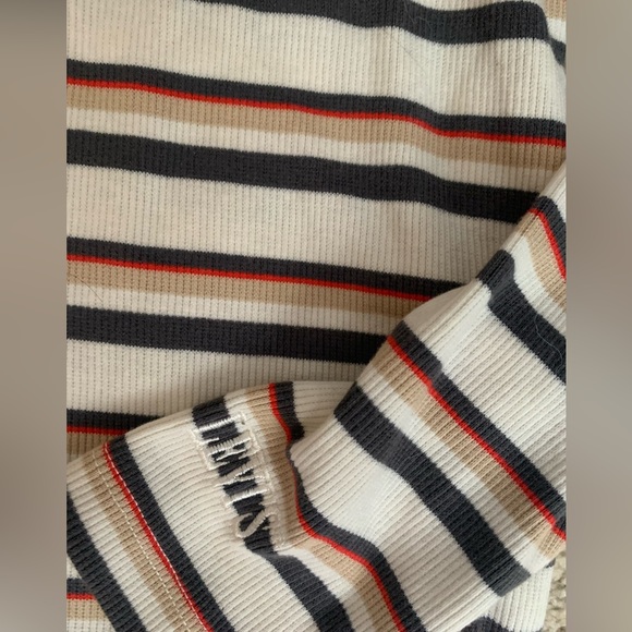 Levi’s ribed longsleeve mock neck - Picture 2 of 3